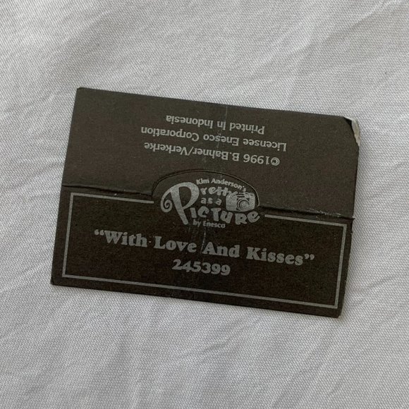 Pretty as a Picture Figurine With Love and Kisses Collectable Vintage Valentine - Picture 5 of 8